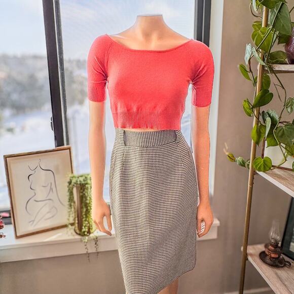 Bedo Brand, Coral Short Sleeve Crop Top Lightweight Sweater, Women's Size: Small - Picture 4 of 7